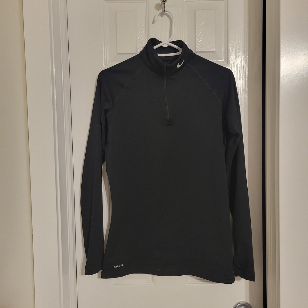 Nike Women's Thermal Long Sleevrs Top Size L